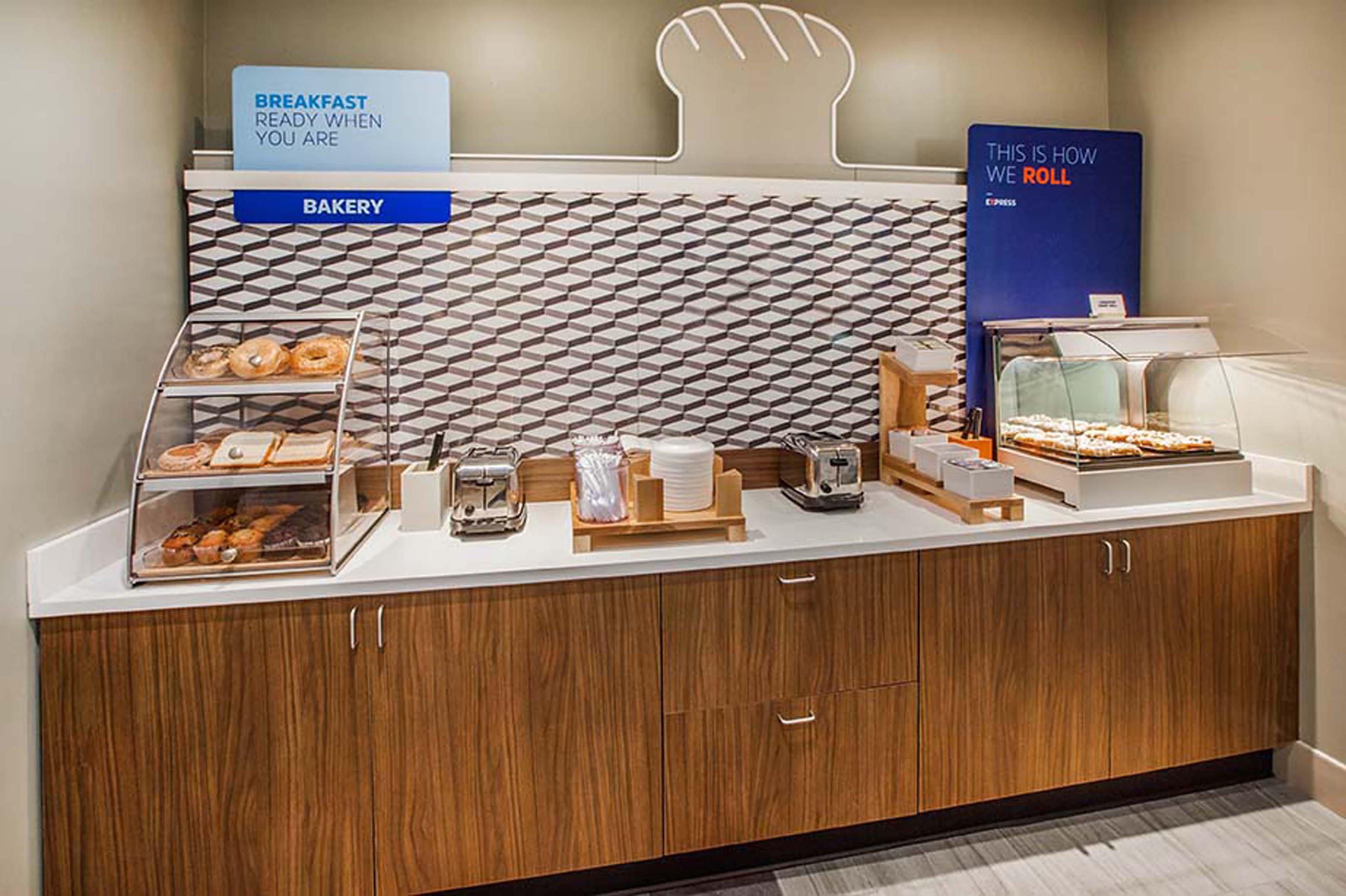 Holiday Inn Express & Suites North Fremont By Ihg Eksteriør bilde
